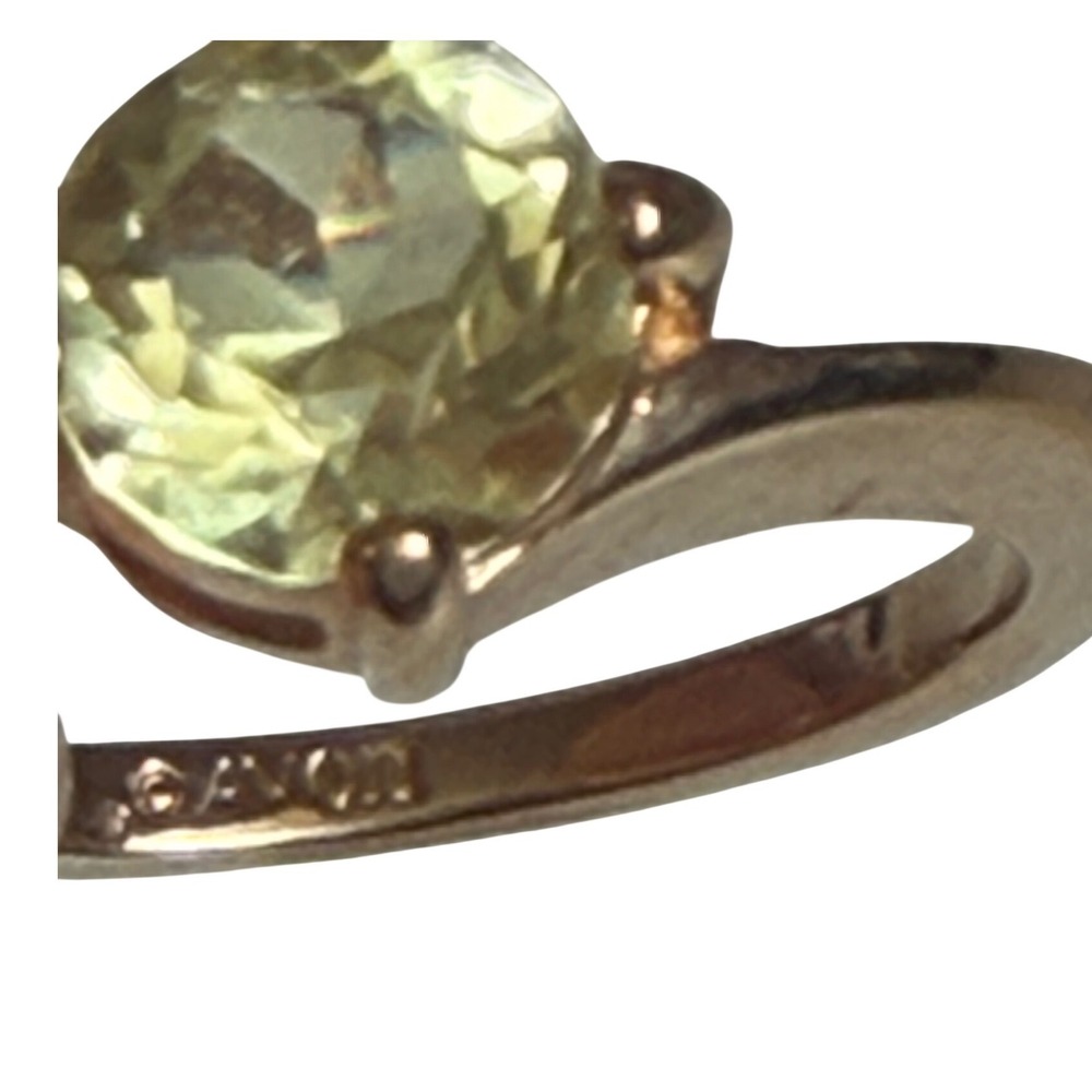 Vintage Avon Gold Tone Bypass Ring Round Yellow Citrine Colored Stone Size 7 - Picture 2 of 9
